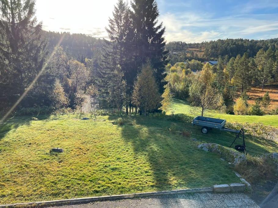 Frittliggende Hytte I Flott Turterreng Molde Exterior foto