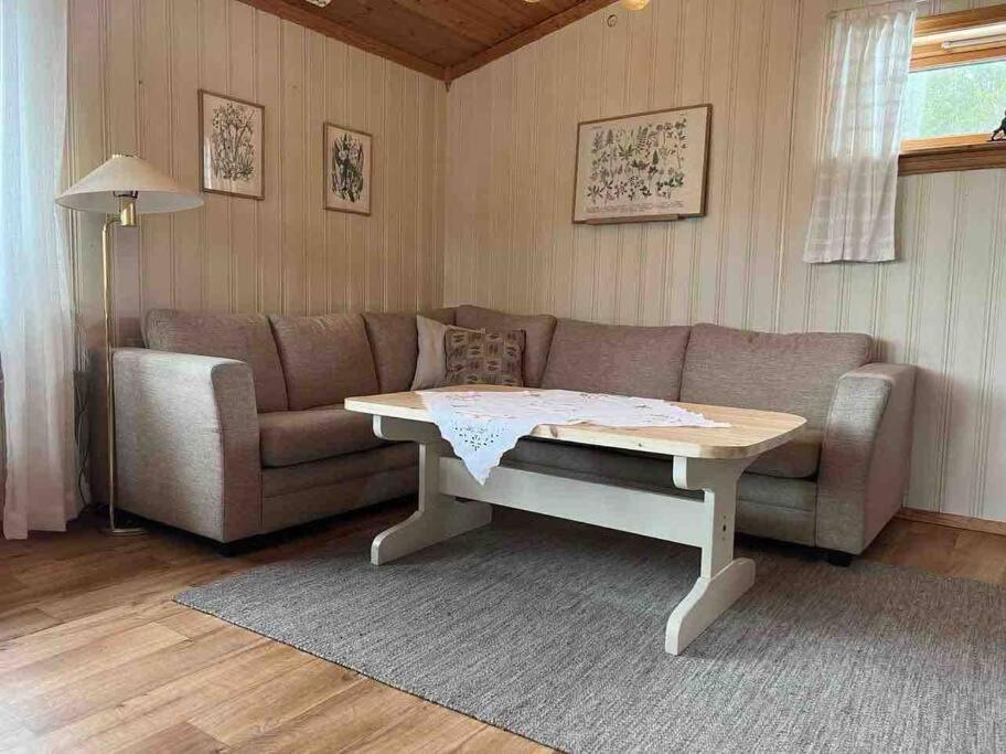 Frittliggende Hytte I Flott Turterreng Molde Exterior foto