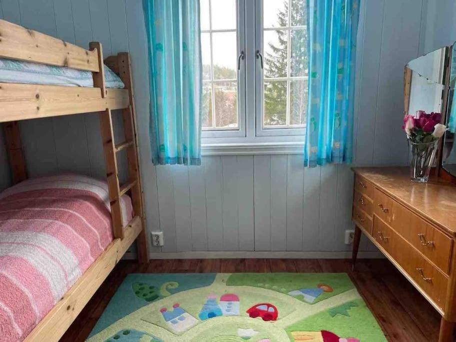 Frittliggende Hytte I Flott Turterreng Molde Exterior foto